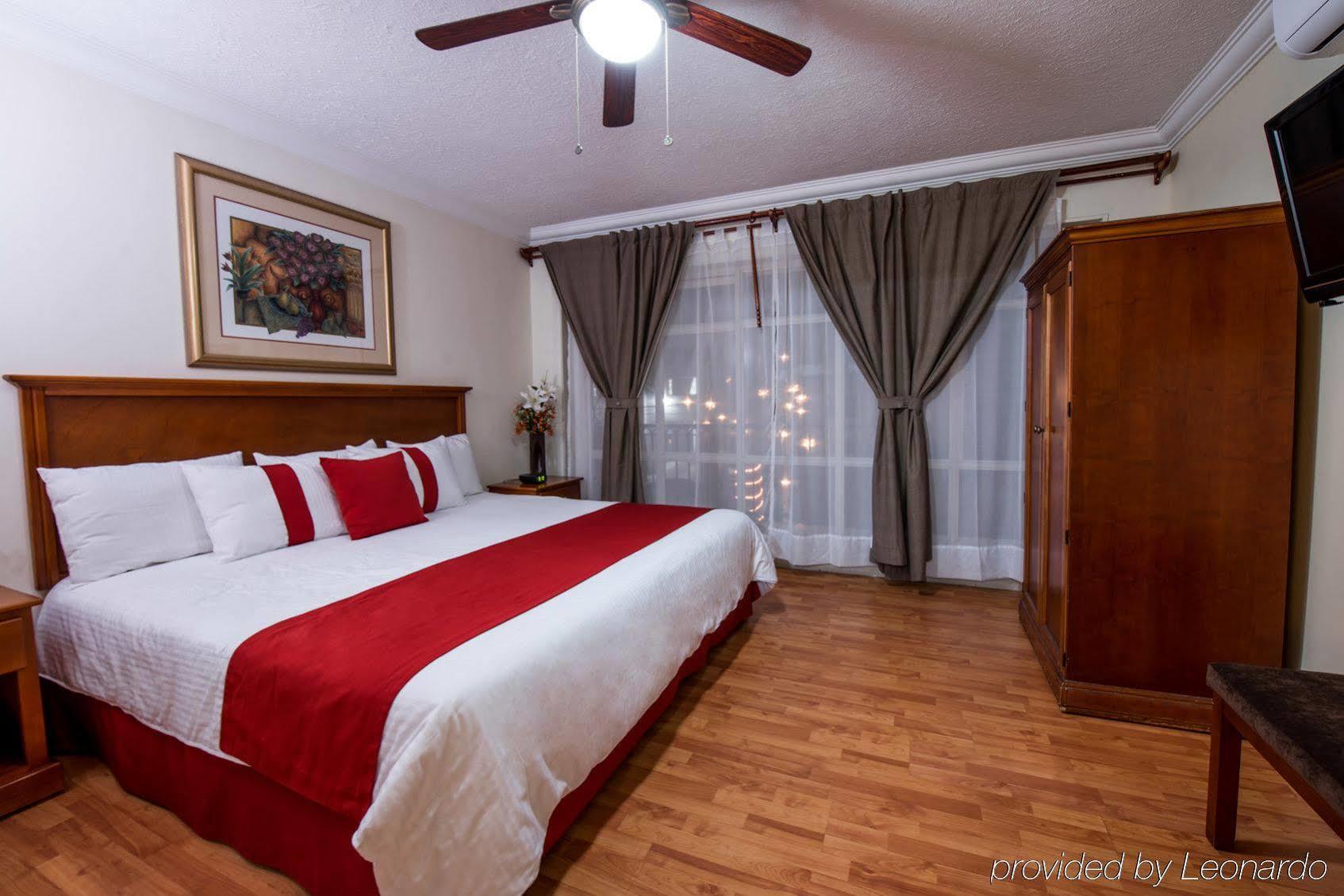 Del Marques Hotel And Suites Guadalajara Kültér fotó