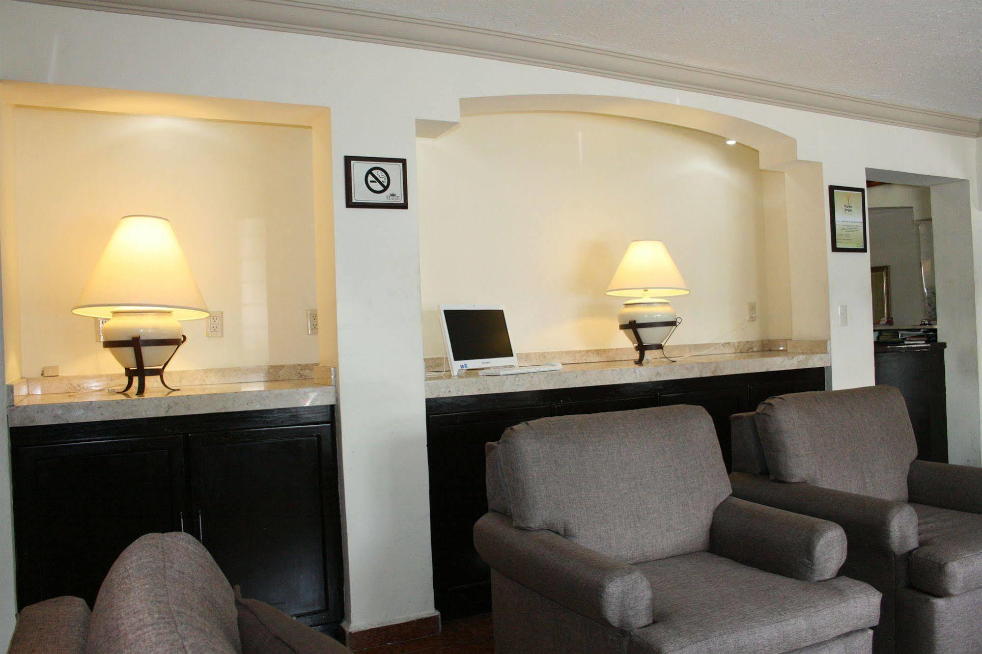 Del Marques Hotel And Suites Guadalajara Kültér fotó