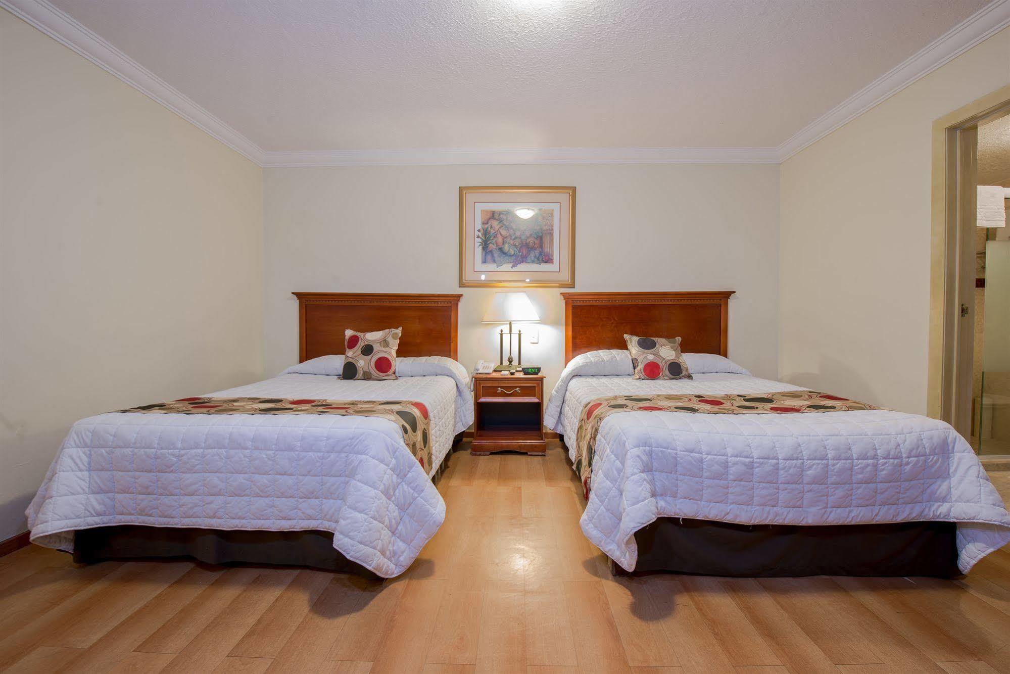 Del Marques Hotel And Suites Guadalajara Kültér fotó