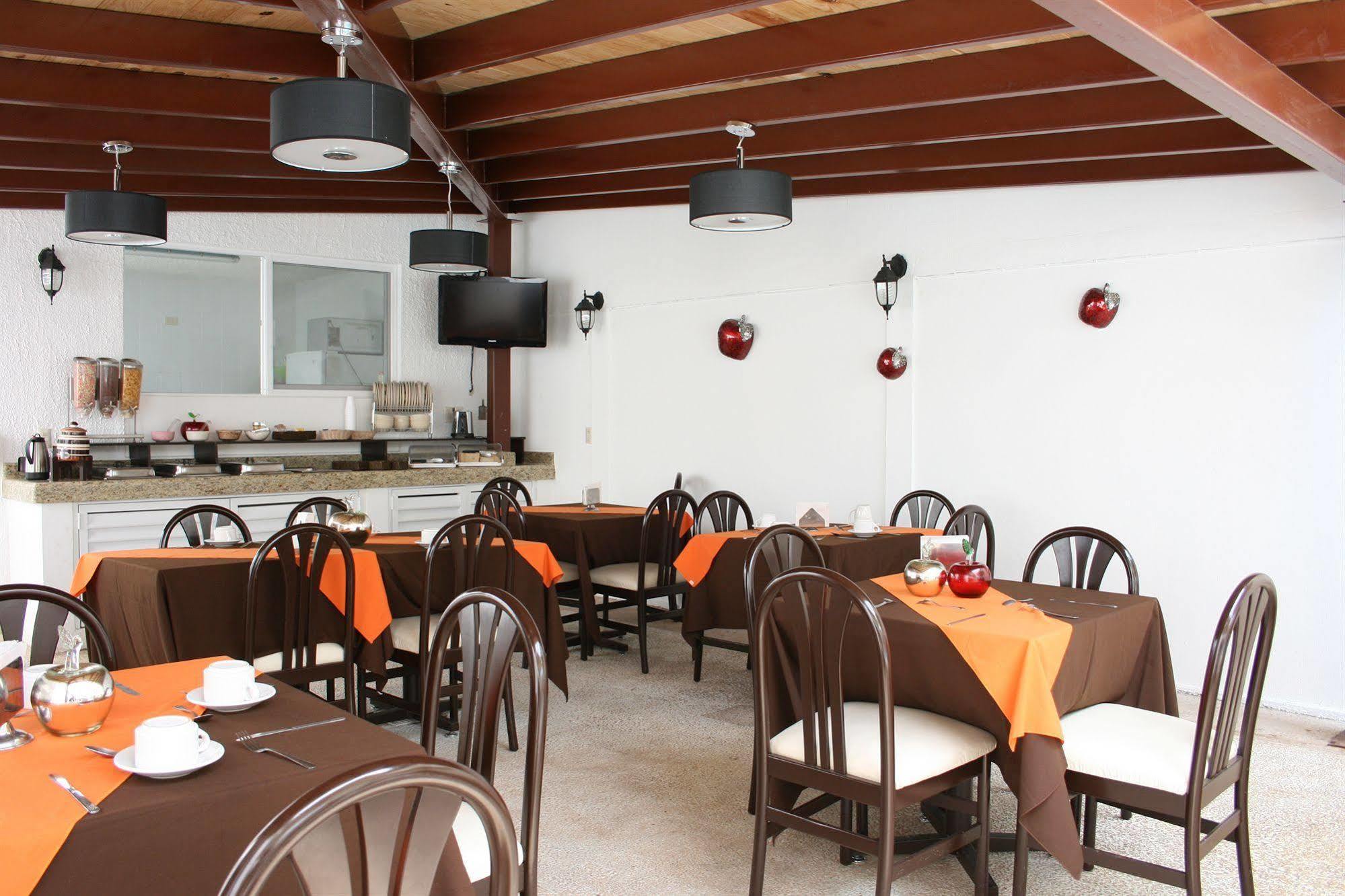 Del Marques Hotel And Suites Guadalajara Kültér fotó