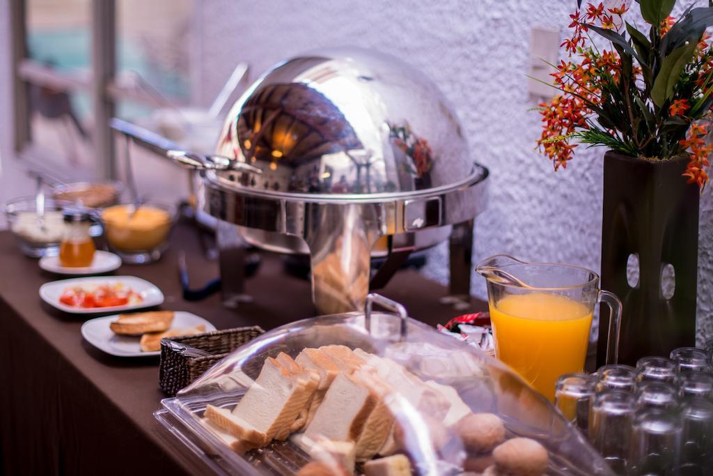 Del Marques Hotel And Suites Guadalajara Kültér fotó